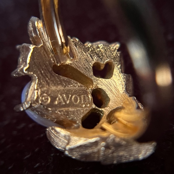 Vintage Avon "Fire Flower" Ring Adjustable Sizes 4-6 Gold Tone Faux Pink Opal - Picture 4 of 5